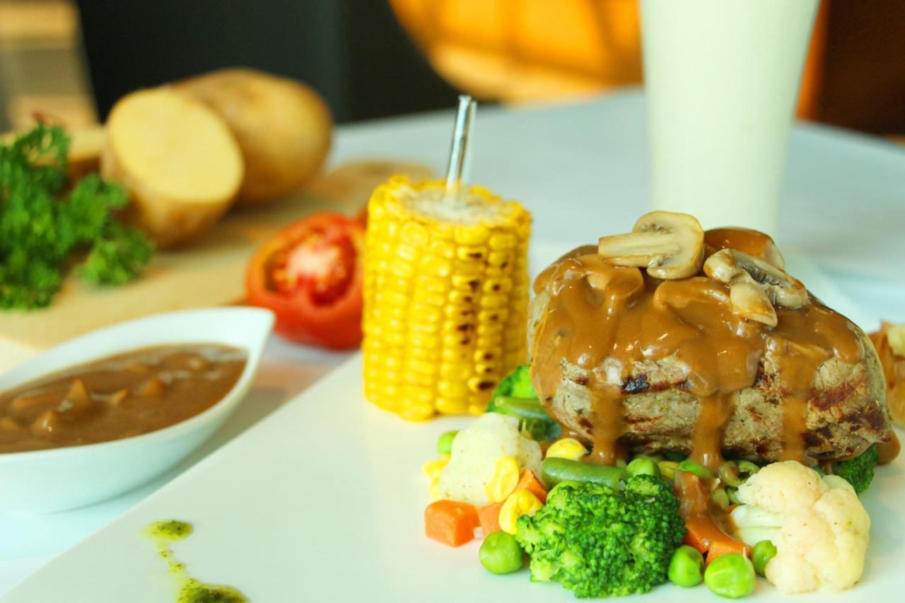 Swiss-Belhotel Bogor Ngoại thất bức ảnh